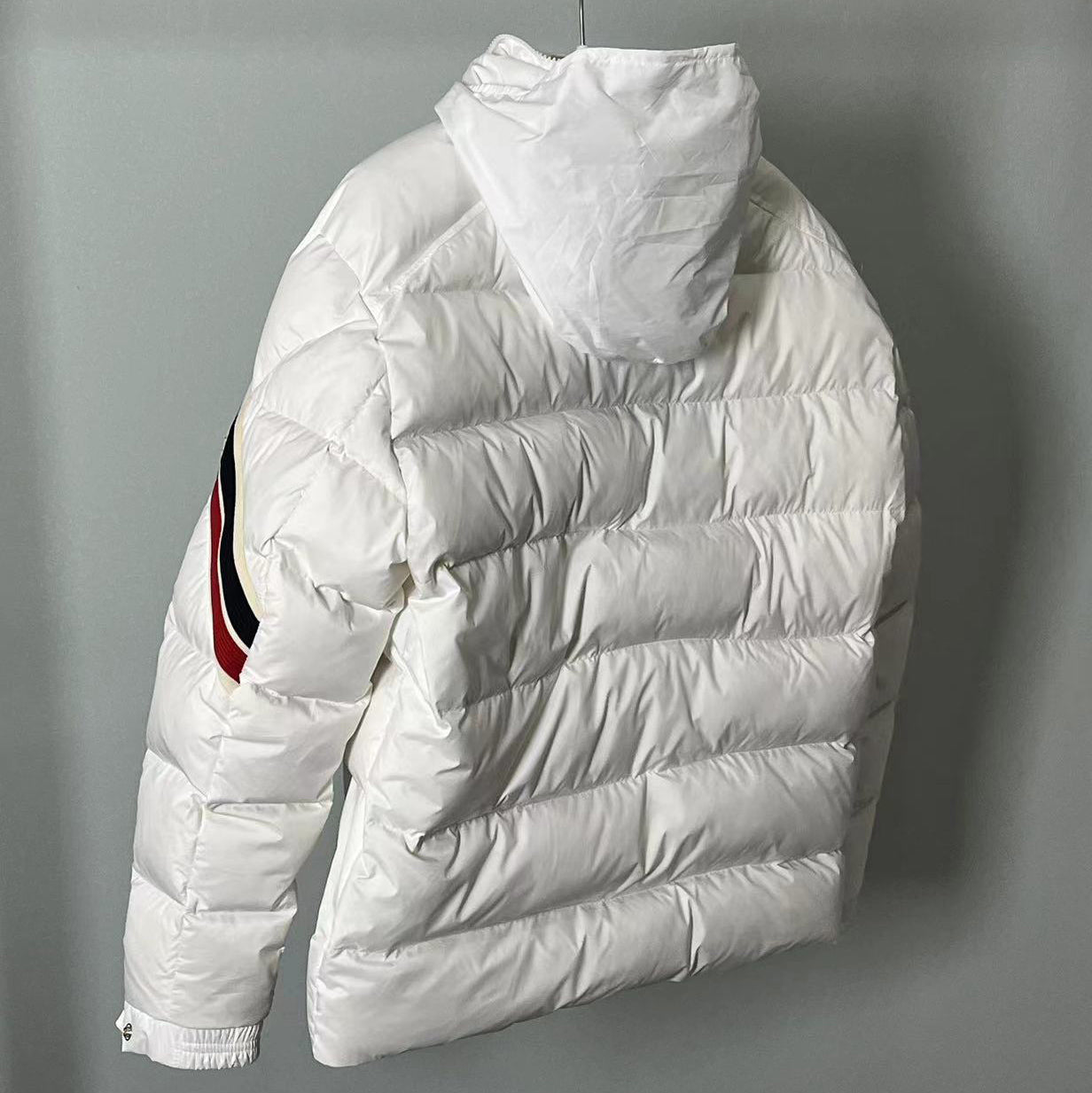 Moncler SOLAYAN SHORT DOWN JACKET