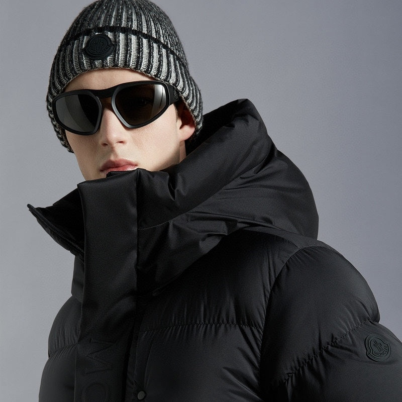 Moncler Madeira Short Down Jacket Black