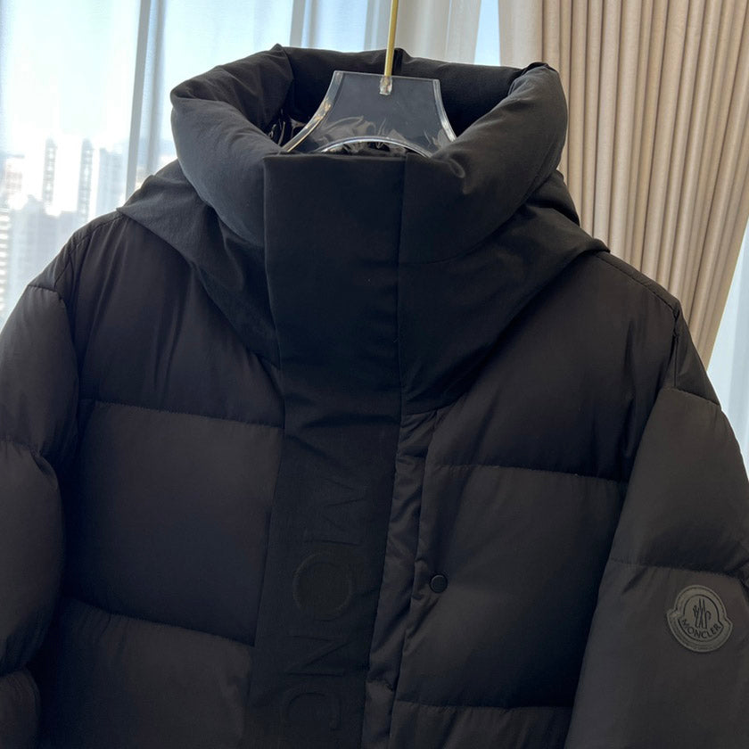 Moncler Madeira Short Down Jacket Black